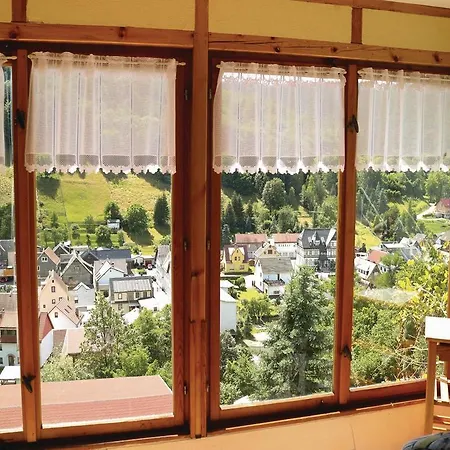 Three-bedroom Holiday In * Unterweißbach